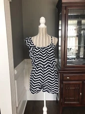 EUC Envy Me Medium Romper Navy and White Chevron Pattern One Shoulder & Pockets