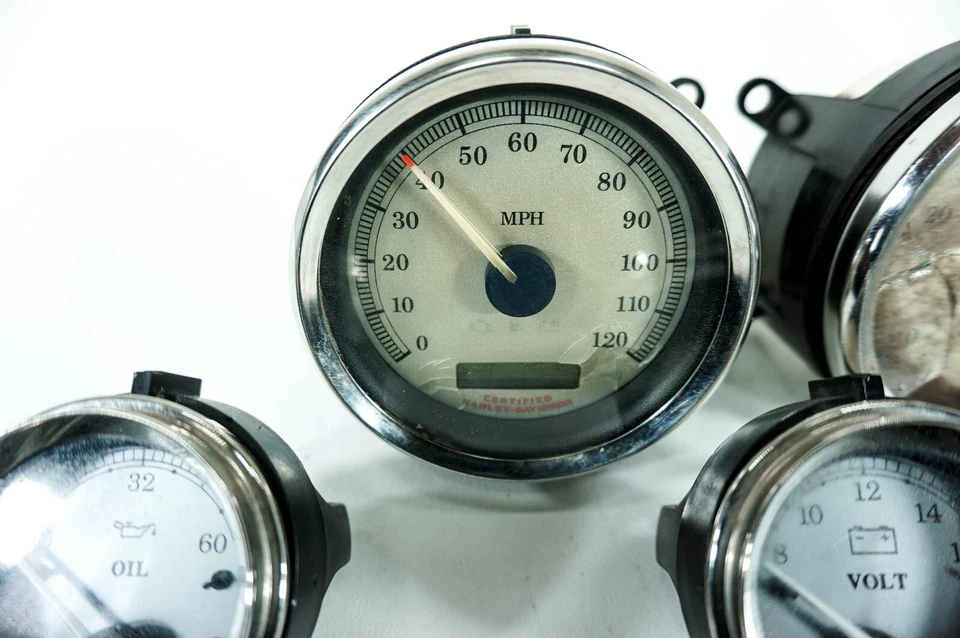 05 Harley Road Glide Touring Tacho Speedo DAMAGE Fuel Volt Oil Gauges 21K 1291 - image 4 of 4