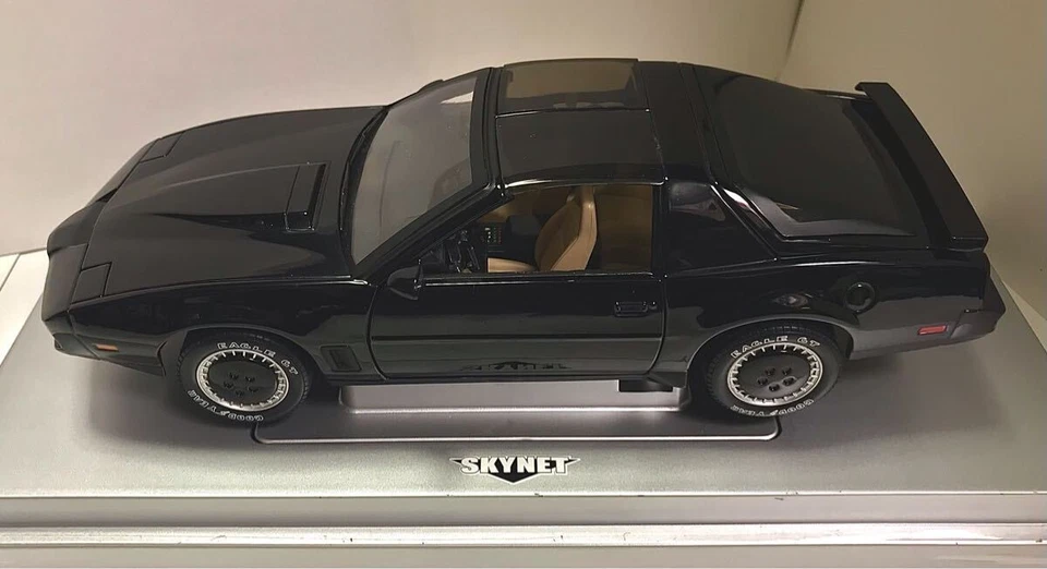 Skynet Aoshima 1/18 KNIGHT RIDER K.I.T.T. ,PVONG FLASHER Diecast - Image 2 of 4