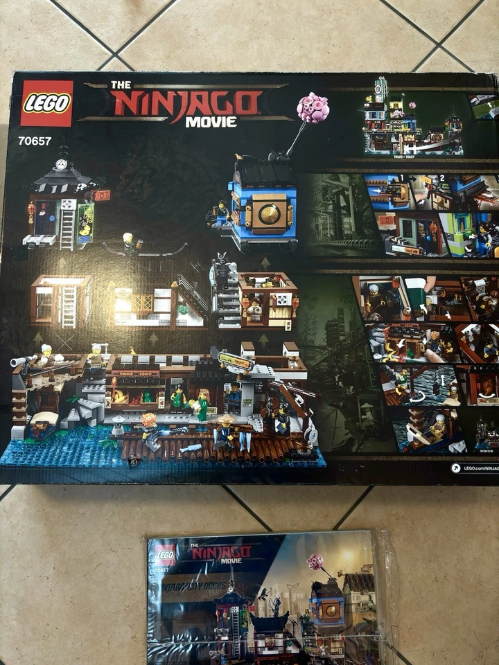 LEGO 70657 NINJAGO City Docks, foto 2 di 5