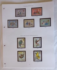 STANLEY GIBBONS GREAT BRITAIN 1971-84 4-RING ILLUSTRATED STAMP ALBUM PAGES, VGC