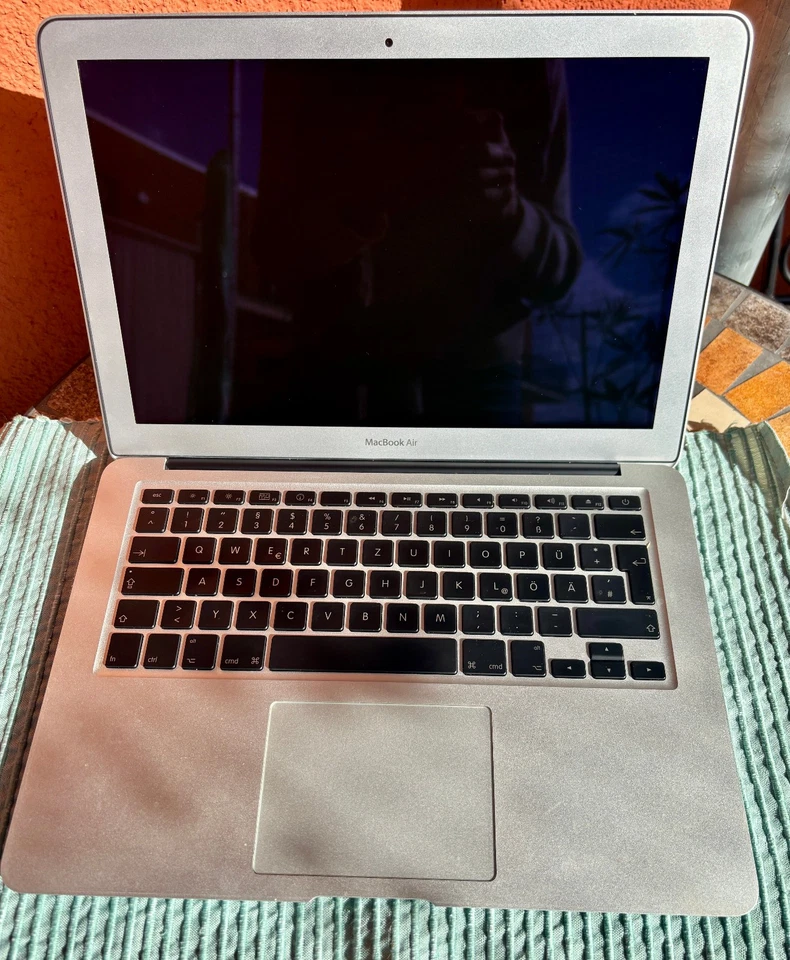 Apple MacBook Air 13" Ende 2010 im Neuzustand - MC504D/A1.85GHz 256 GB - Bild 3 von 4