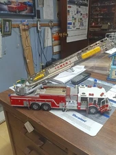 franklin mint 1/32 Tower1 Fire Truck  read