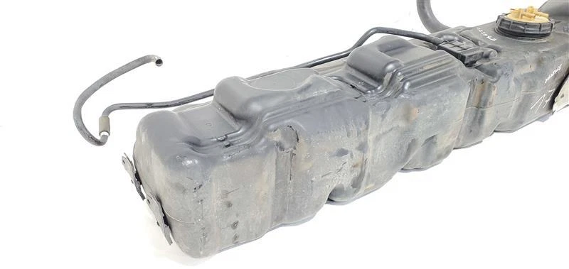 Tanque de combustible con bomba OEM 2011 Sprinter Van 3500 Foto 4 de 4