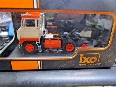 Camion WHITE 7400 6x4 1960 – Ixo Models, 1/43, Beige Et Orange, Neuf