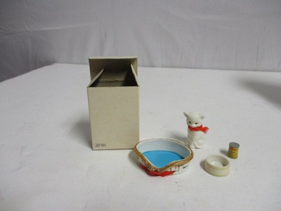 Miniature Dollhouse Furniture Fluffy the Cat Bed Bowl Food can