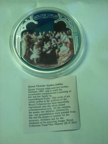 Windsor Como Nuevo REINA VICTORIA 175 ANIVERSARIO CORONACIÓN 4x 70mm Medalla/Moneda - Imagen 12 de 12