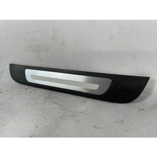 2012 - 17 AUDI A6 REAR RIGHT PASSENGER SIDE DOOR SILL SCUFF STEP PLATE COVER OEM - Imagem 3 de 4