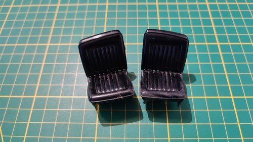 Lot De 2 Sièges Avant Miniatures Bburago Lancia Aurelia B24 Spider 1/18 - Pièce Détachée Occasion
