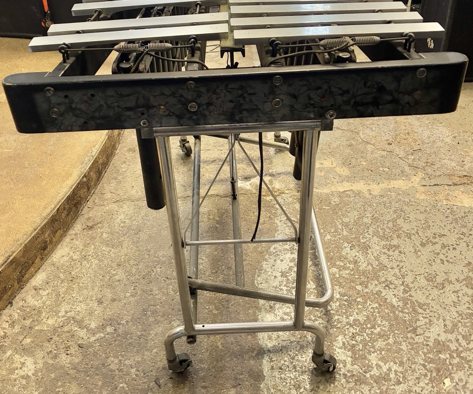 JENCO 2.5 OCTAVE VIBRAPHONE IN PLAYING CONDITION