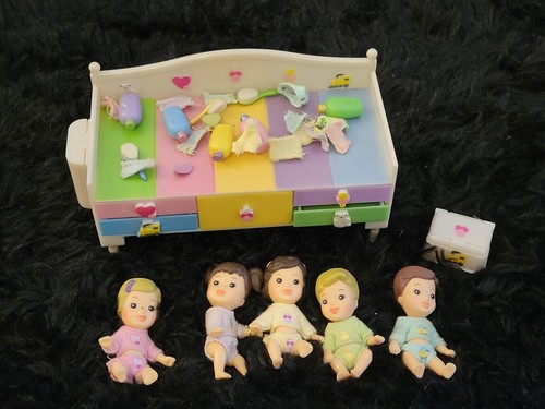 MGA Quints/5-Sies Changing Table & Baby Dolls & Accessories 2004