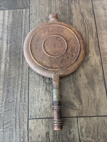 Wagner #8 Waffle Maker Cast Iron 1910 Vintage Antique Needs Restored No Base