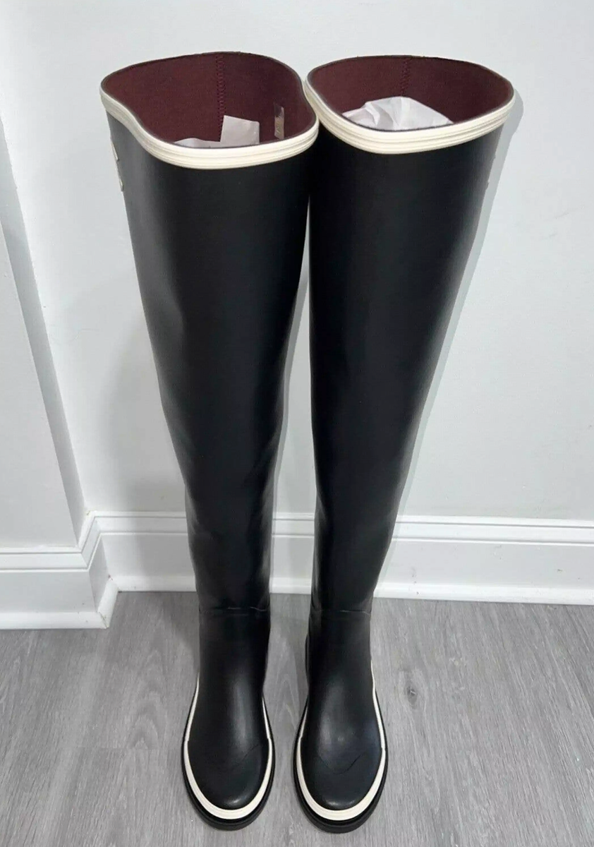Chanel 22K Black White Caoutchouc CC Logo Thigh High Pull On Chanel 22K Black White Caoutchouc CC Logo Thigh High Pull On