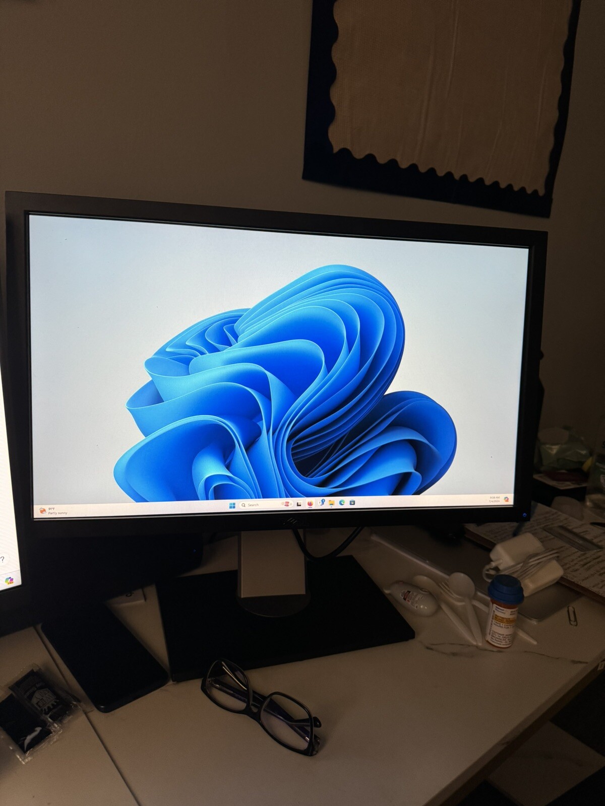 Dell U2311H LCD Monitor 23in screen works. Will work with windows 11 ...