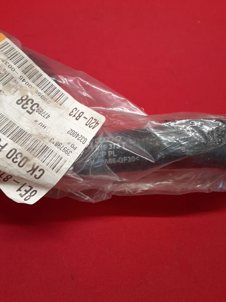 Manguera de retorno de refrigerante superior 4,2 L V8 OEM nueva 2004-2009 Audi S4/07-08 RS4 Foto 4 de 4