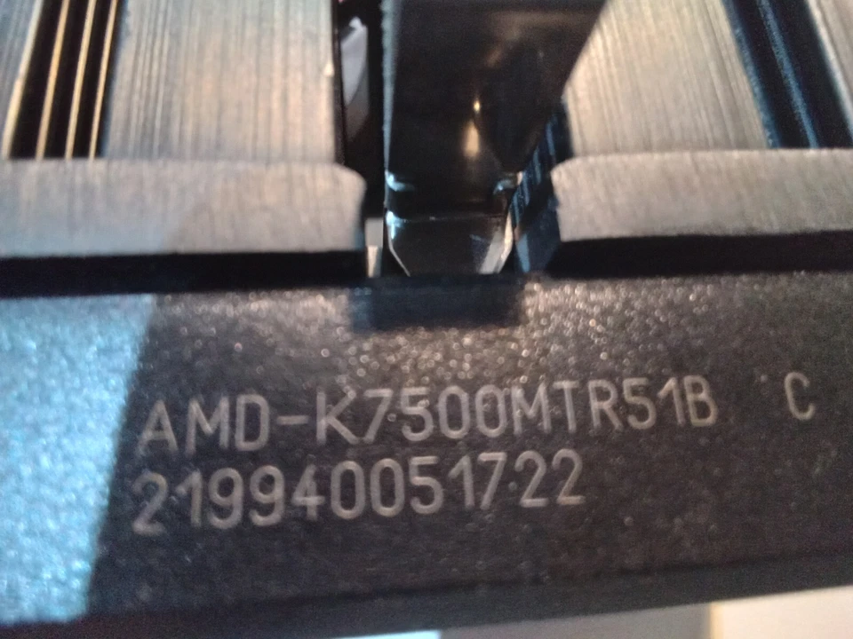 AMD Athlon 500 MHz slot A CPU - K7500MTR51B - Image 3 of 3