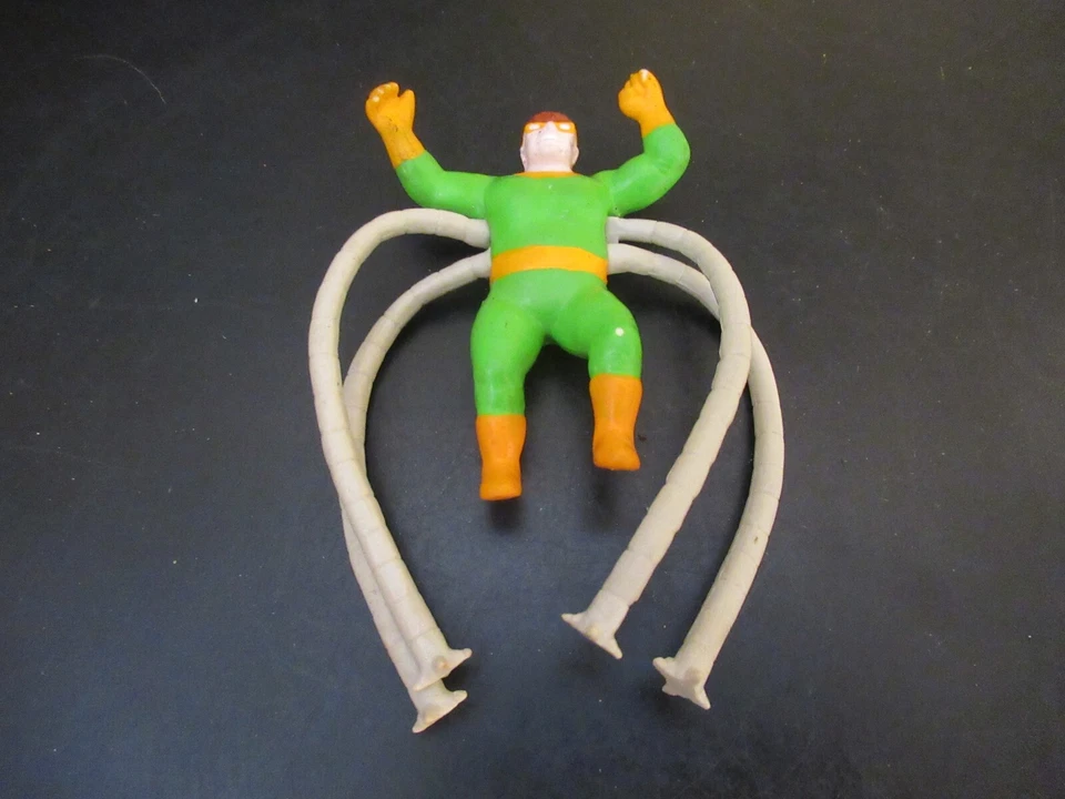 90s PVC 3.75” Mixed Marvel Action Figure Lot Vintage  - Image 2 of 4