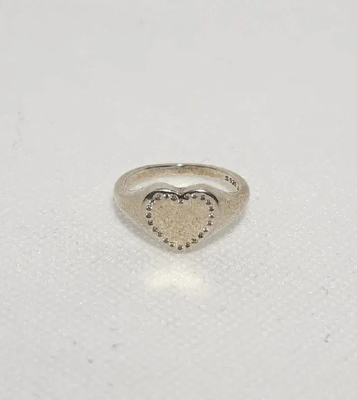 Pandora heart store shaped ring