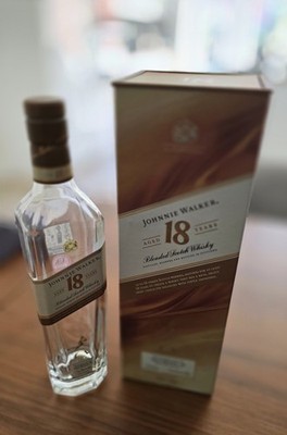 Johnnie Walker Aged 18 Years Blended Scotch Whisky 70cl Leerflasche mit Box