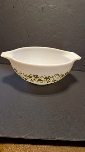 PYREX CRAZY DAISY 443   2 1/2 QUART BOWL       EXC  USED COND