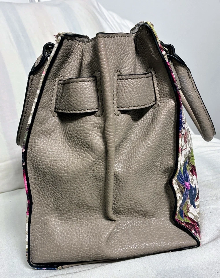 Bolsa/bolsa de ombro Dana Buchman floral multicolorida couro sintético em excelente estado usado - Imagem 2 de 4