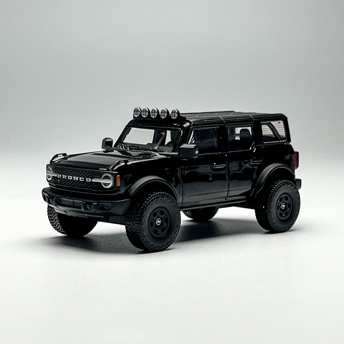 1:64 Ford Bronco Open Air 4x4 Diecast Metal Model Car Off-Road SUV - Black