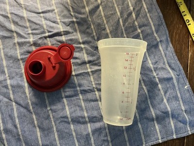 Vintage Tupperware Shake/mixer Cup, 16oz.