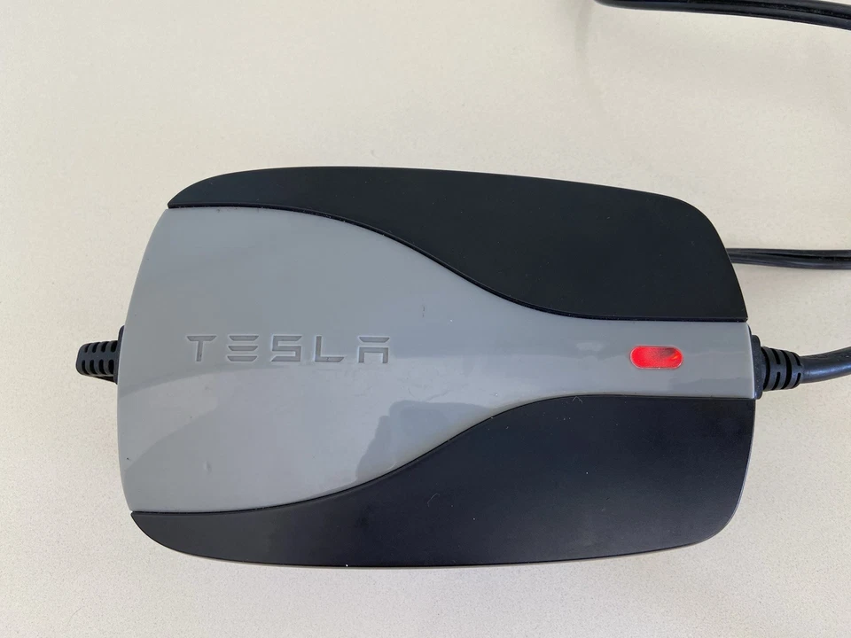 Tesla S X Radio Flyer Kids Car Charger RF-C3 - Image 2 of 4