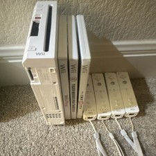 Nintendo Wii Console Bundle White with Controllers, Games, Wi-Fi Capability