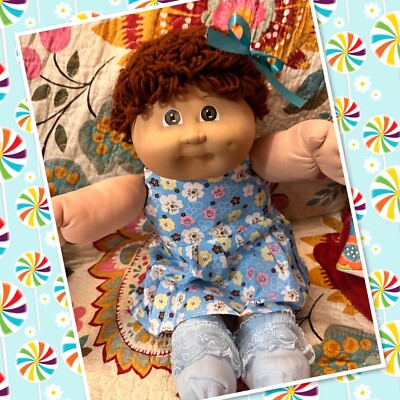 Schöne Vintage Cabbage Patch Kinder Mädchen Puppe HM3 kurze kastanienbraune Haare braune Augen