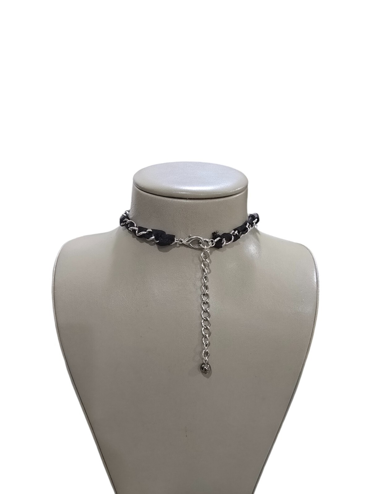 Women's Statement Cluster Ribbon Silver Plated Black Multi Necklace  NWT