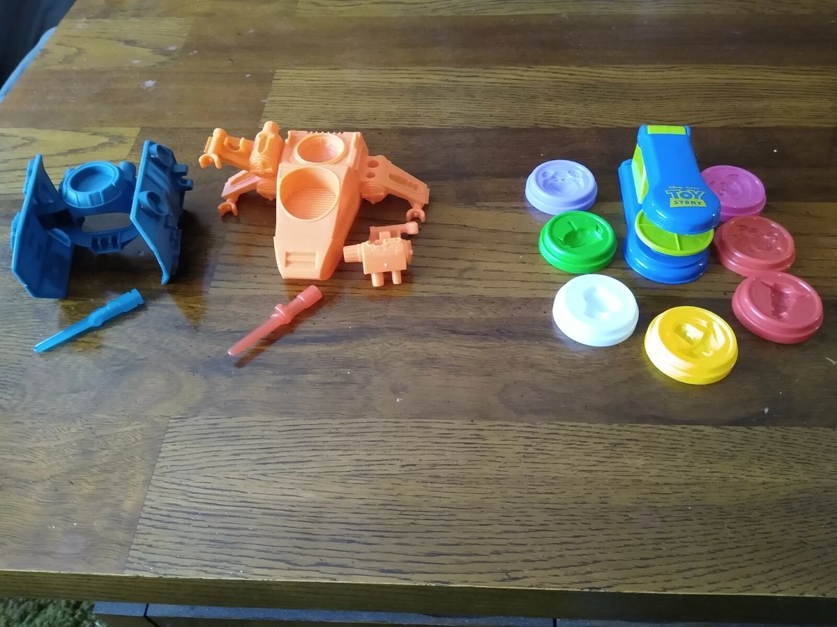 Lot 2 Play Doh Sets Star Wars x wing Tie Fighter and 7 Toy Story