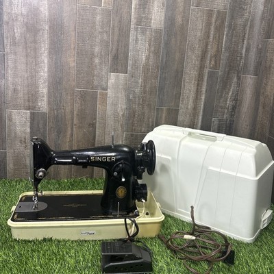 Singer 15-91 Sewing Machine Vintage Tested Working Case Foot Pedal