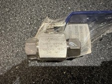 HY-LOK  105 SERIES  3/8” NPT H1B-F-6MPKML  10000PSI  316  High Pressure Valve