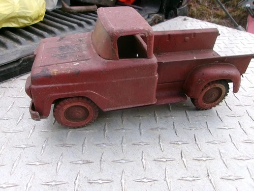 New ListingVintage 1961 Tonka  Stepside Pickup Truck slopy repaint