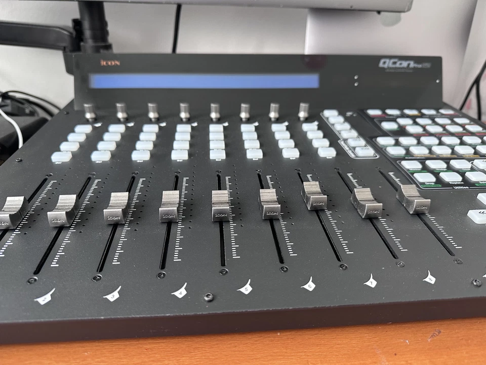 DAW Controller, Icon QCon Pro G2, nie genutzt kommt in OVP und Zubehör - Bild 2 von 3