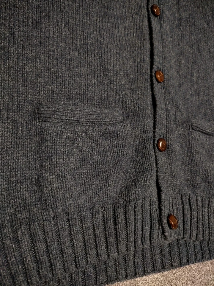 Cárdigan Suéter Turnbury Lambs Mezcla de Lana Para Hombres L Azul Obsidiana Hecho a Mano Botón Nuevo con Etiquetas Foto 3 de 4