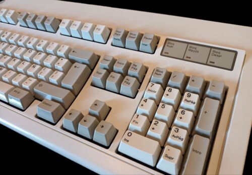 Clavier mécanique IBM Model M par Lexmark neuf fabriqué aux États-Unis, en espagnol avec adaptateur - Photo 1 sur 17