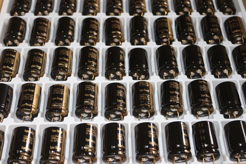 Nichicon 1000uF 35V KG Super Through Audio Electrolytic Capacitor 85° 20X30mm - Picture 2 of 4