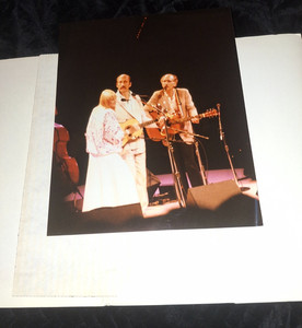PETER, PAUL & MARY 8 X 10 PHOTOGRAPH in  a FOTOMAT Folder Original Photo