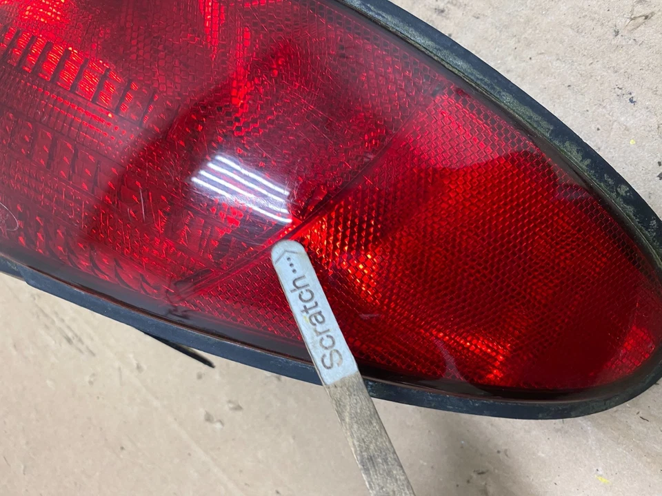 Luz trasera izquierda Ford Contour 1998 1999 2000 OEM Q1800 DG Foto 4 de 4