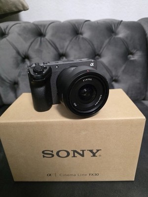 Sony FX30 4K Cinema Kamera + Sony SEL15mm f/1.4 G TOP ZUSTAND