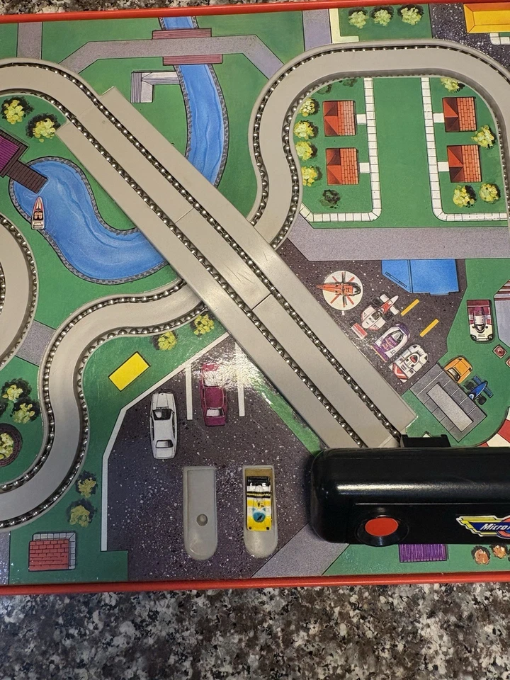 Galoob Micro Machines 电动 LapTop Racing 1992 套装 罕见 带 1 个汽车作品 阅读 — 第 4/4 张图片
