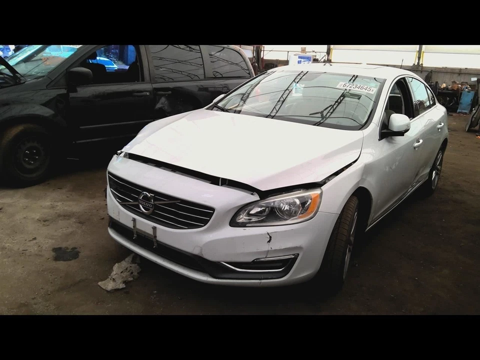 AC Compressor Fits 14-16 VOLVO S60 6733686 - Image 3 of 4