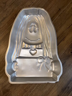 Cathy cake pan Metal cartoon character Baking kitchen Vintage 1983 Birthday