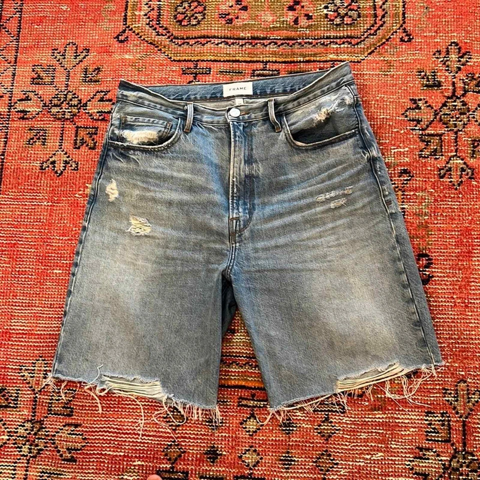 Джинсовые шорты-бермуды с высоким подъемом в рамке 30