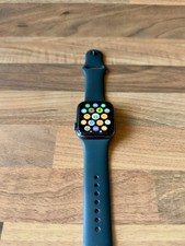 Apple Watch Series 6 44mm Space Grau Aluminiumgehäuse mit Schwarz Sportarmband -