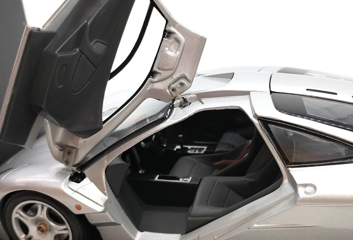 Mini Car】 UT MODEL MCLAREN F1 GTR ROAD CAR SILVER 1/18 scale car