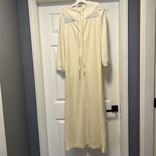 Robe Embroidered Women M Yellow Velour Zip Front Pockets House Coat Cottage Core
