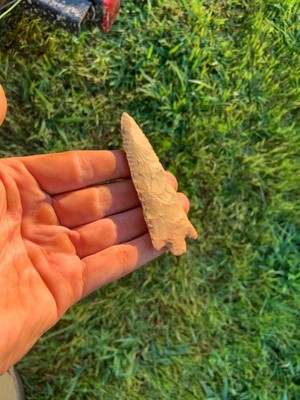 3 7/8'' Eva arrowhead. High quality flaking and beautiful material